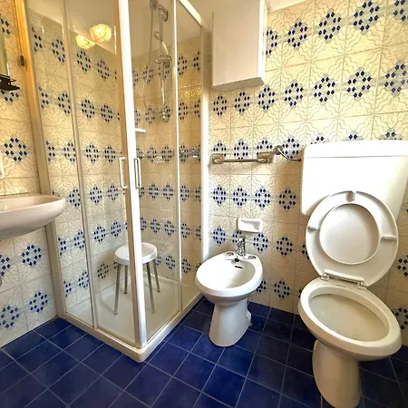 Отель Dellangelo *
